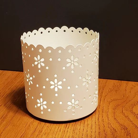 Yankee Candle Eyelet Lace Photo Frame Candle Holder - Picture 9 of 14